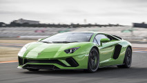Lamborghini Aventador S Coupé: ca. 2,23 Kilo pro PS
