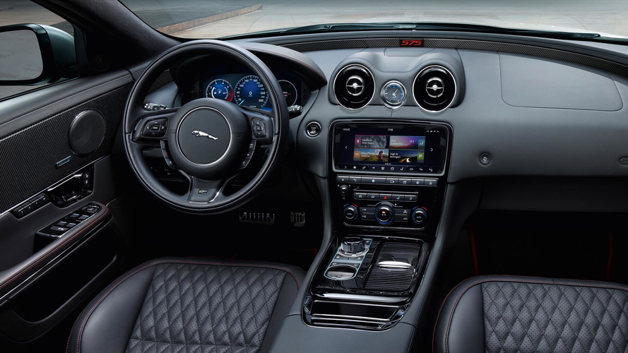 Jaguar XJR575 revealed