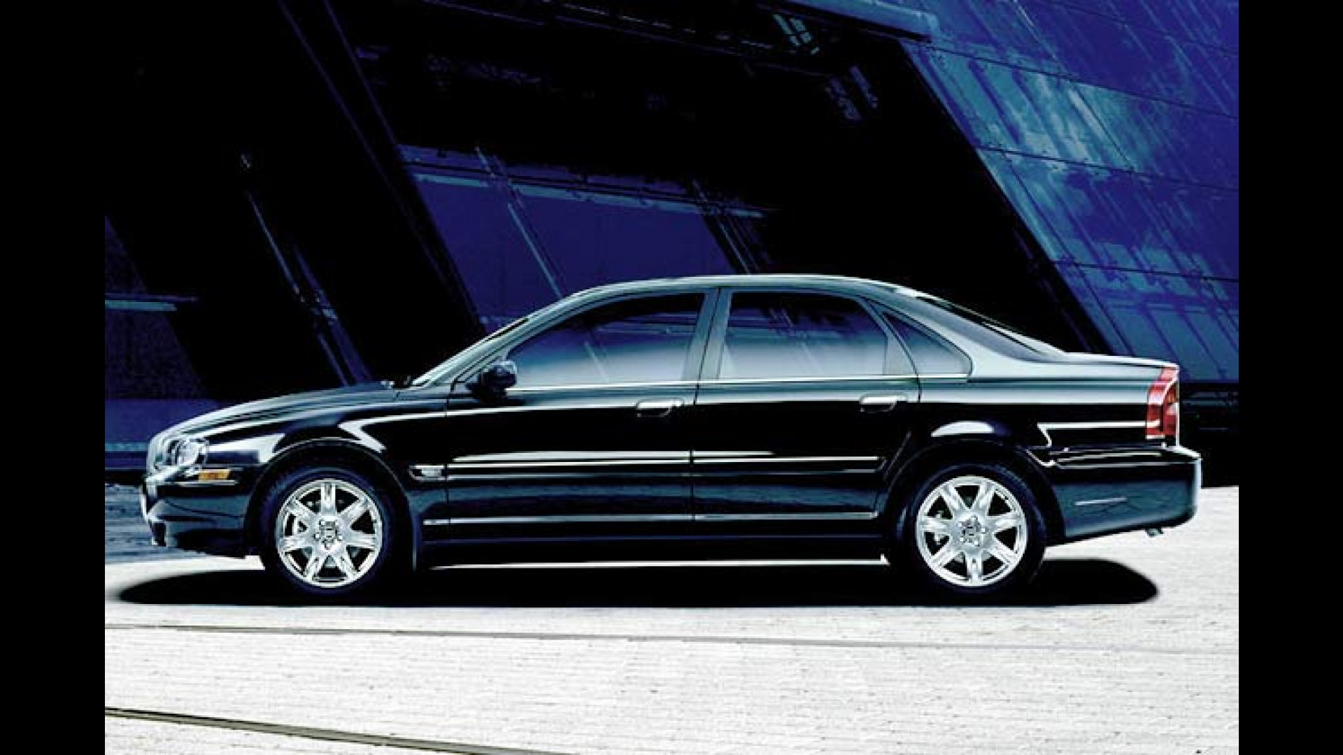 Großer schwarzer Wagen: Edel-Volvo S80 Black Edition
