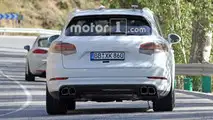 White 2018 Porsche Cayenne Spy Pics