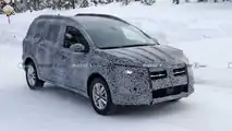 2022 Dacia Logan Stepway wagon spy photo
