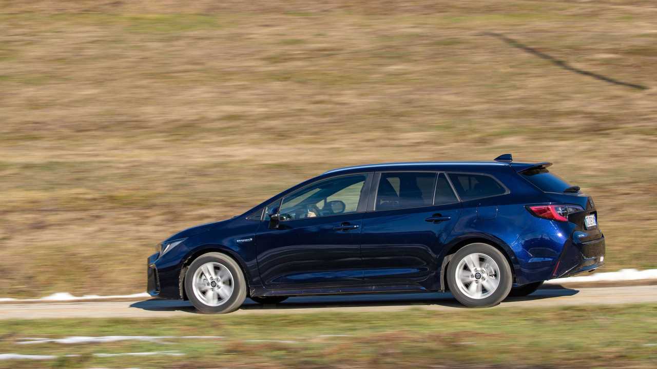 Suzuki Swace (2021) - Test Drive