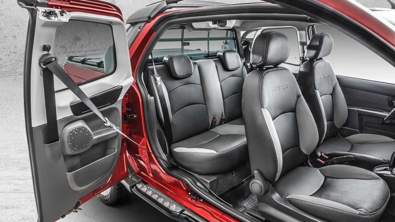 Así funciona la tercera puerta de la nueva Fiat Strada 2014