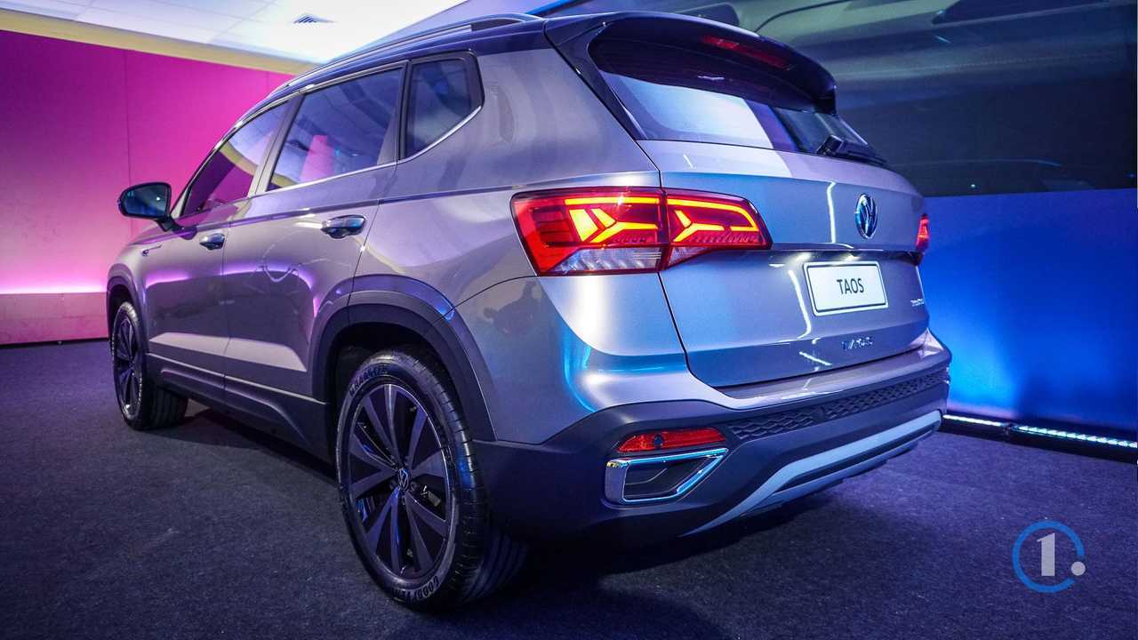 Volkswagen Taos 2022 - Três quartos de traseira