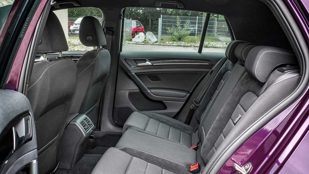 Seat Ateca Cupra vs. Volkswagen Golf R