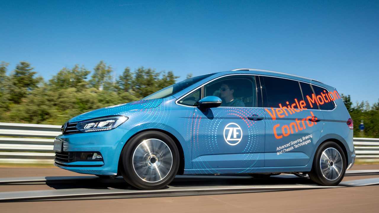 Flying Carpet 2.0: ZF präsentiert Prototypen mit vorausschauendem Fahrwerk