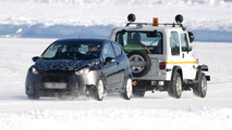 2013 Ford Fiesta Facelift prototype spy photo