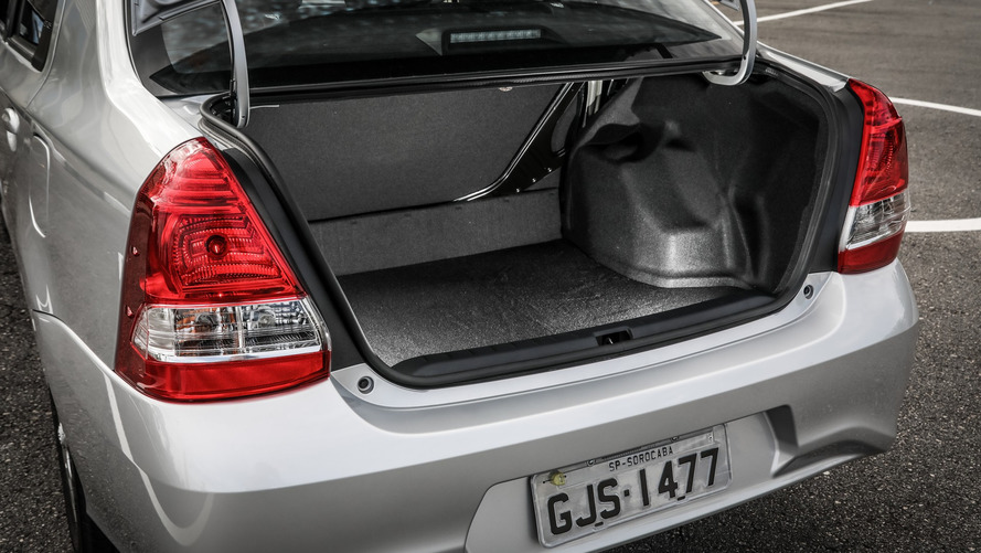 Toyota Etios Hatch 2018