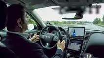 Carlos Ghosn drives Infiniti Q50 autonomous prototype