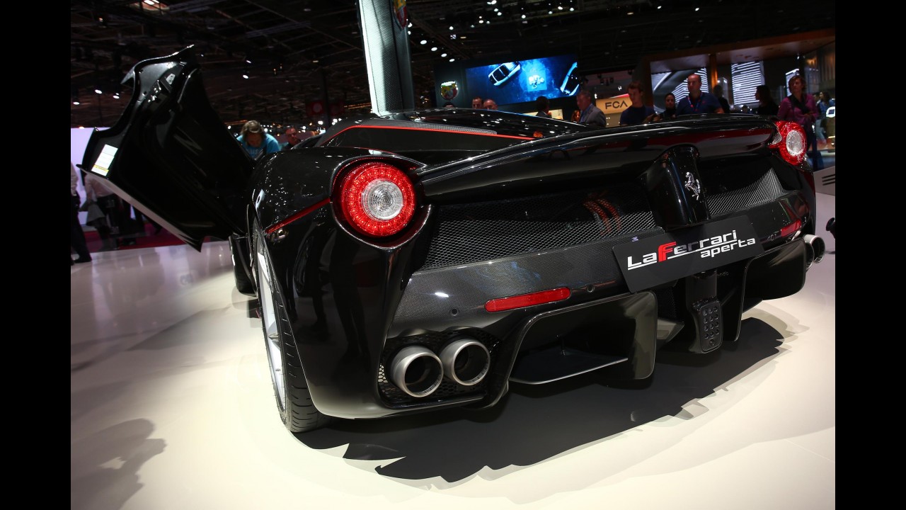 Paris: exclusiva, LaFerrari Aperta de 963 cv já teve as 200 unidades vendidas