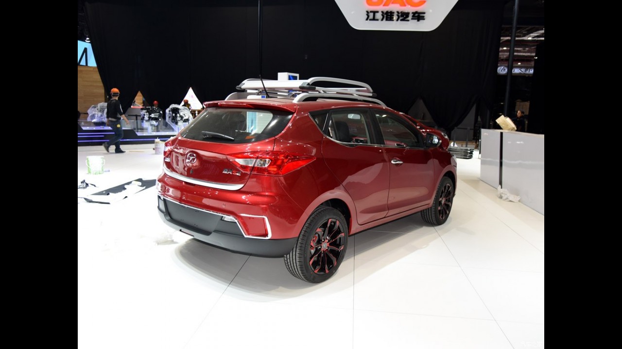 Futuro brasileiro, crossover JAC T3 aparece no Salão de Xangai