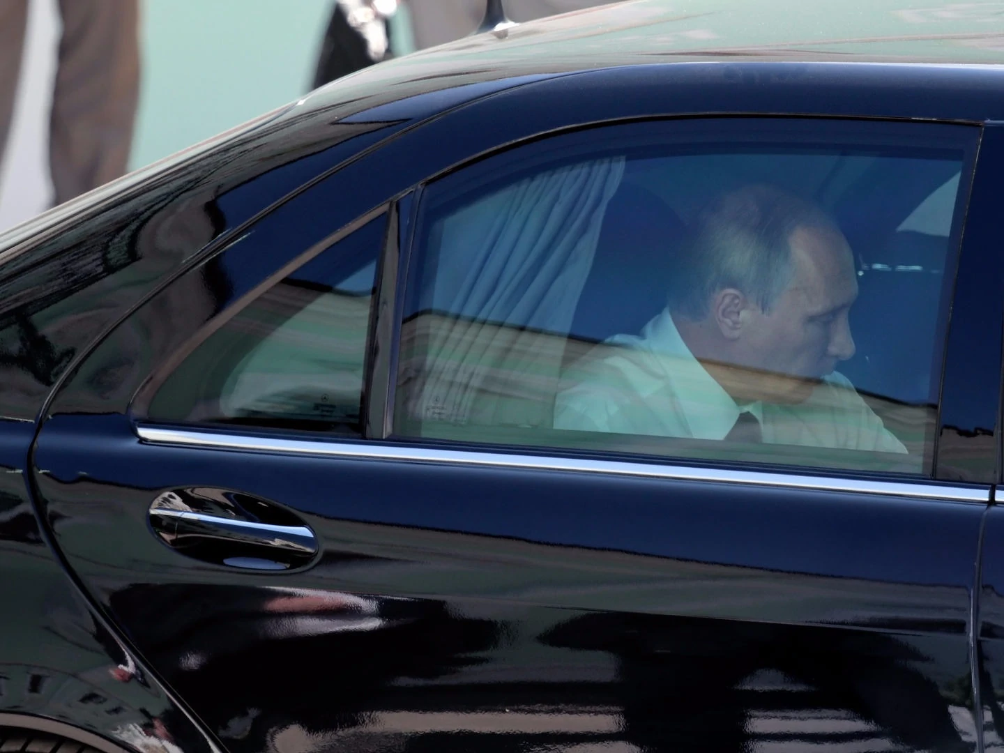 Vladimir Putin S Stretch Mercedes Could Be Yours For 1 3 Million