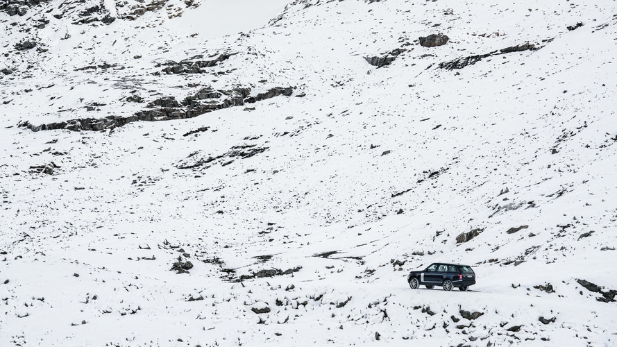 Range Rover photo shoot by Jonas Bendiksen