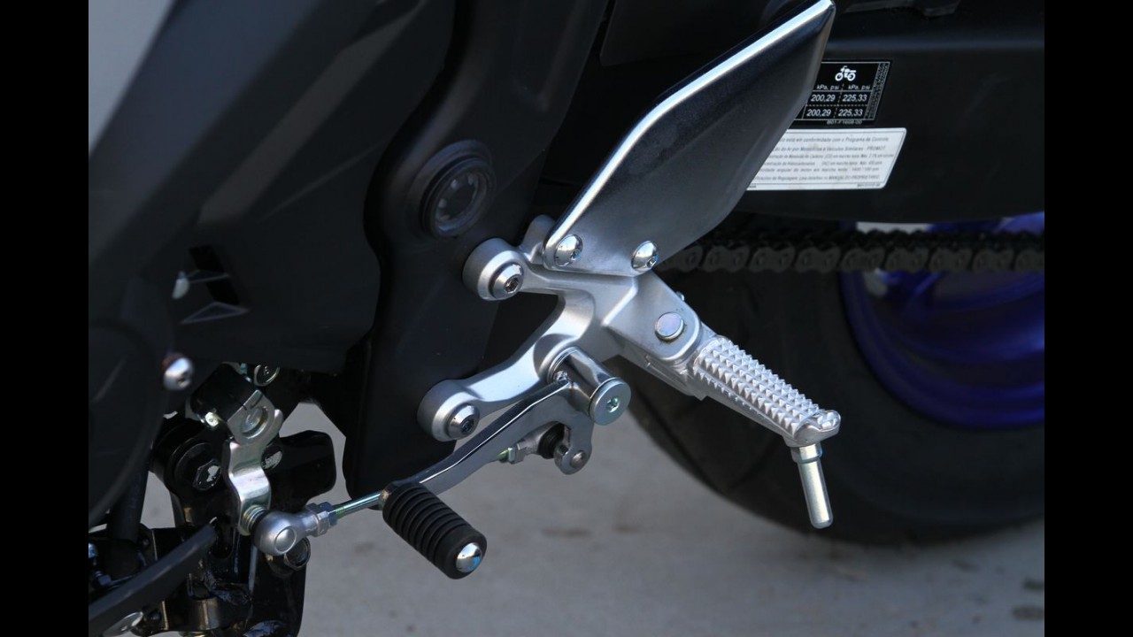 Volta rápida: Yamaha R3 vem infernizar a vida da Ninjinha
