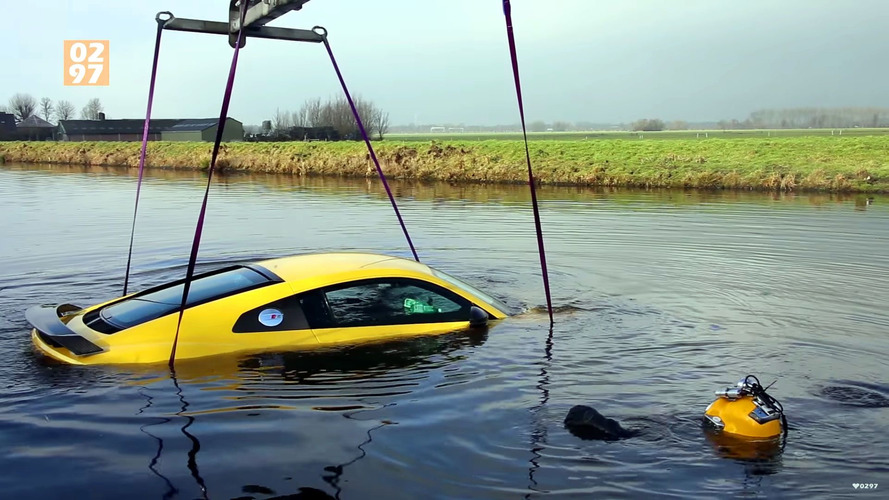 Audi R8 crashed in river