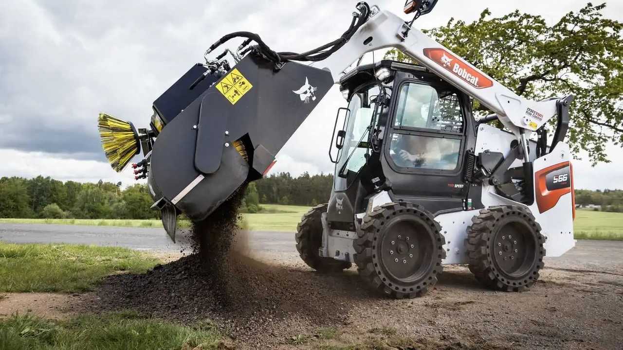 Bobcat spazzoloni stalla