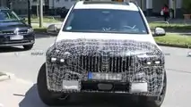 2023 BMW X7 facelift spied with split headlights