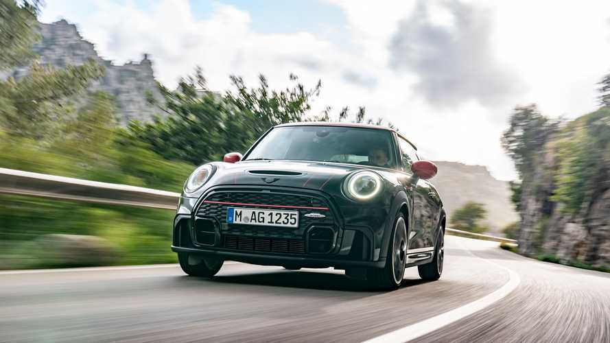 MINI John Cooper Works 2021: el pequeño deportivo se actualiza