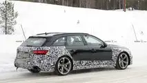2020 Audi RS4 Avant lifting foto spia