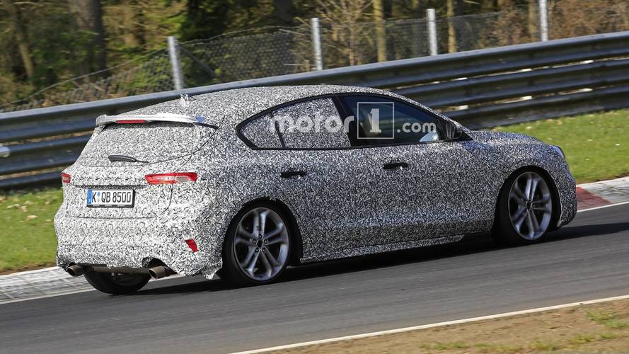 Ford Focus hot version prototype spy photo