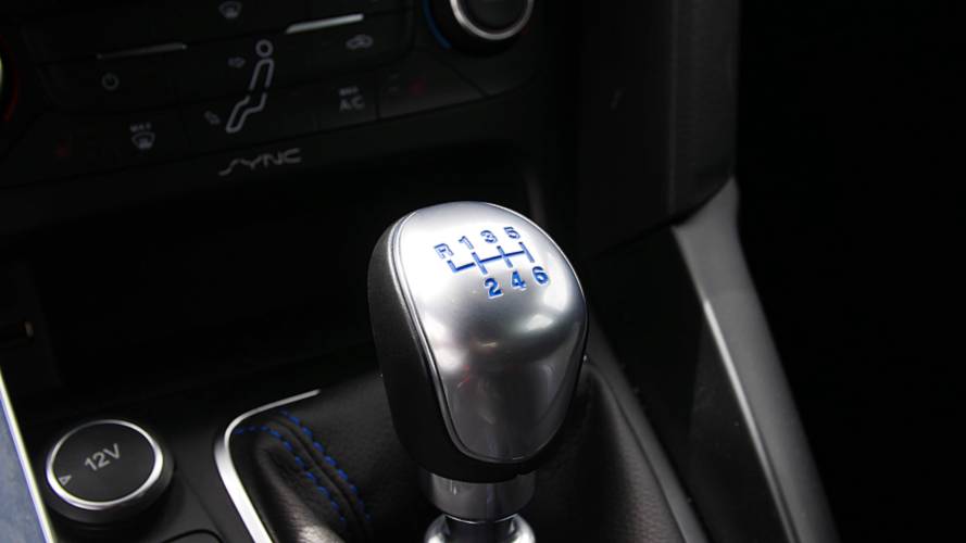 2016 Ford Focus RS vs. 2018 Honda Civic Type R