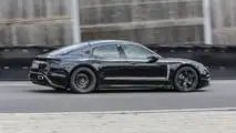 Mark Webber pilote la Porsche Mission E