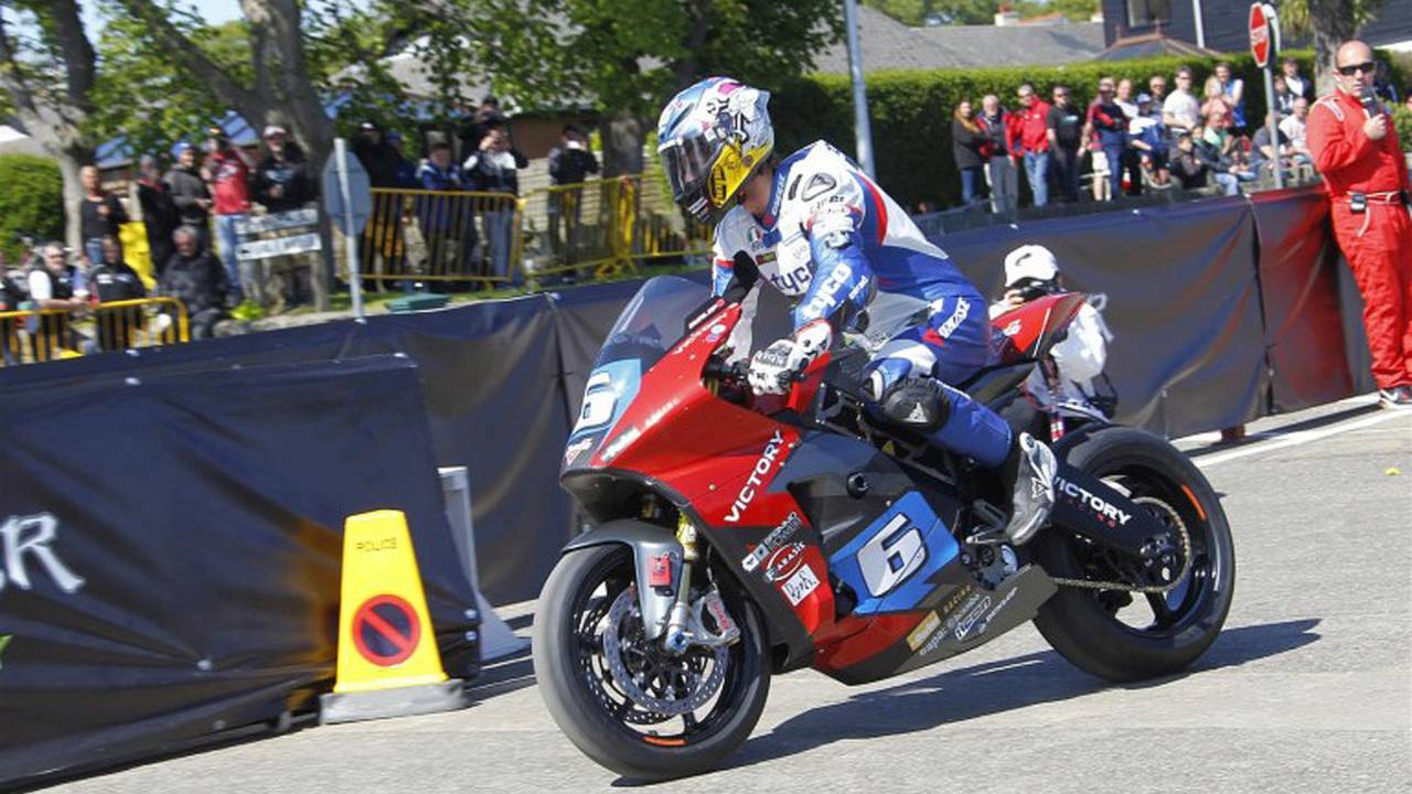 Dunlop injury forces Victory Racing Team Change at IOM