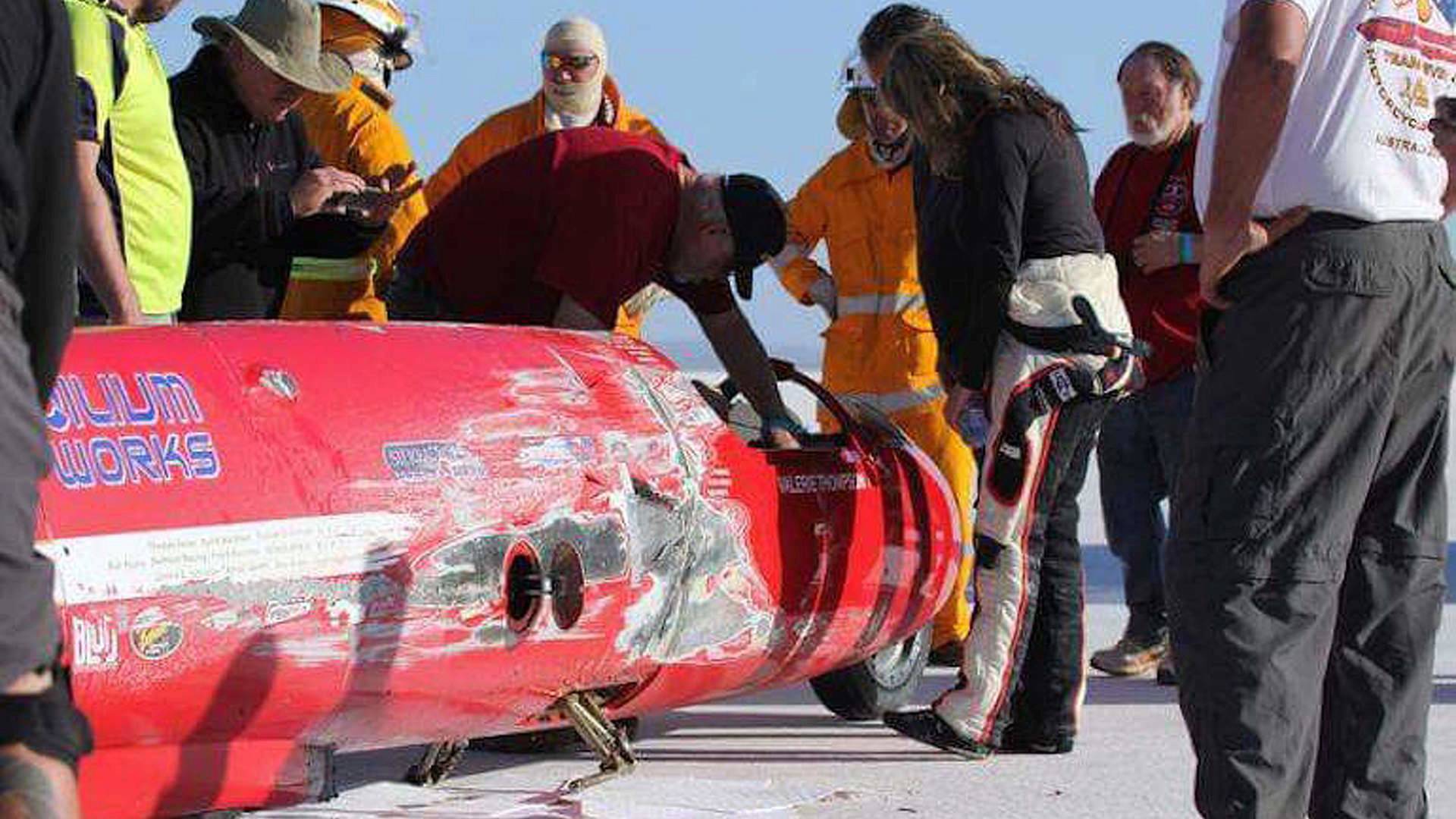 Video Valerie Thompson Crashes During Land Speed Record Attempt