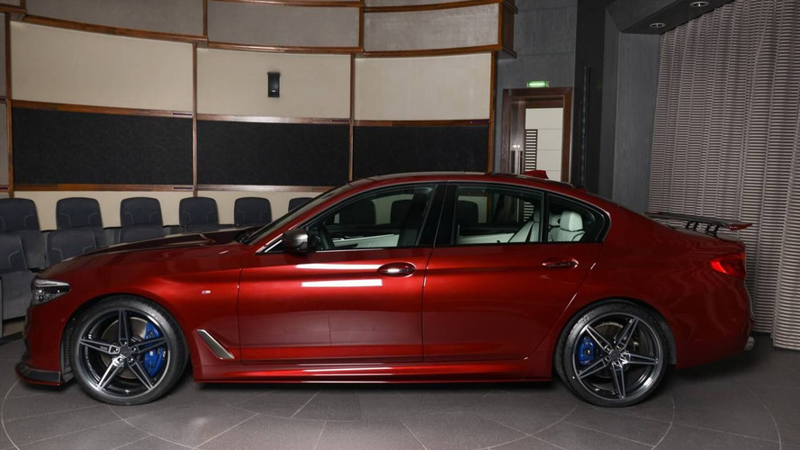 BMW M550i xDrive Aventurine Red