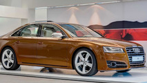 Audi S8 facelift in Ipanema Brown Metallic
