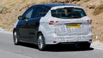 2015 Ford C-Max facelift spy photo