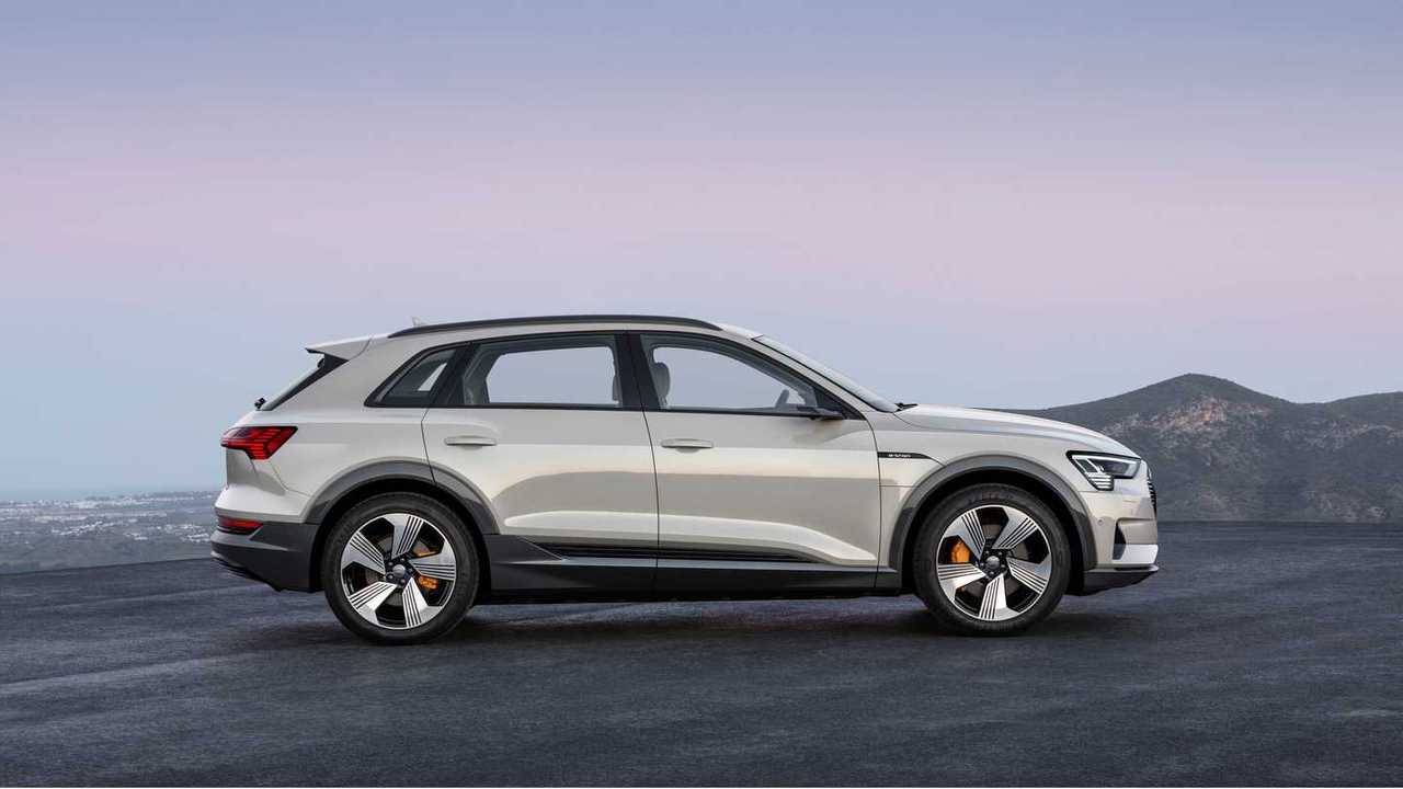 Audi e-tron (wallpaper 2,560x – click to enlarge)