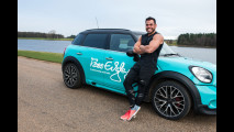 MINI Countryman al traino di Ross Edgley