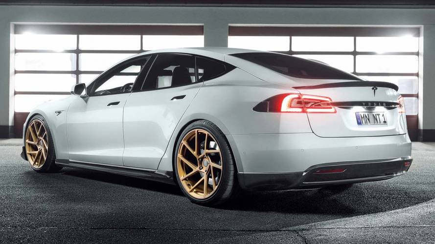 Tesla Model S'e Novitec Modifiyesi