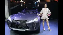 Lexus al Salone di Parigi 2016