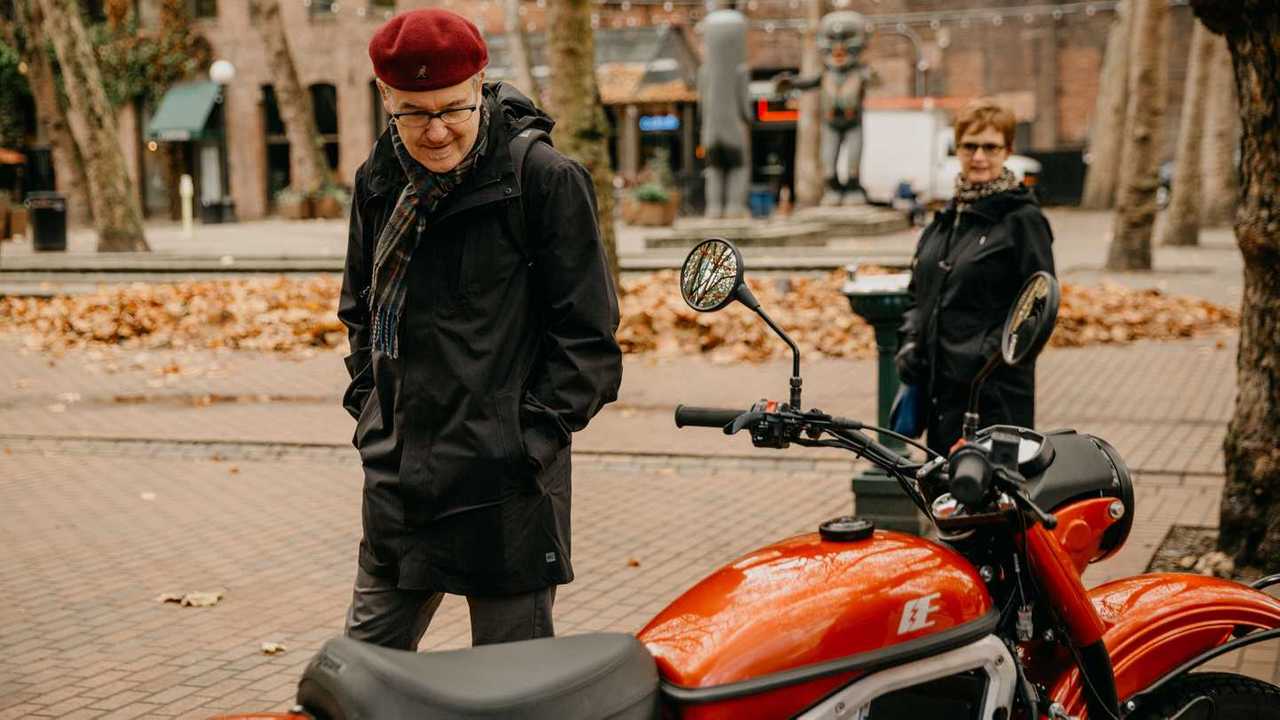 Electric Ural cT