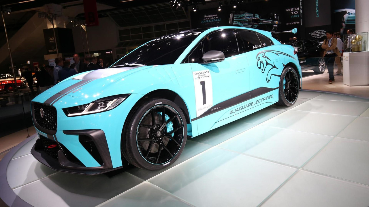 Jaguar I-Pace eTrophy live in Frankfurt