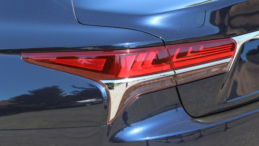 2018 Lexus LS 500h: Review
