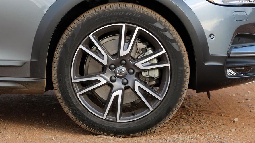 2017 Volvo V90 Cross Country: Review
