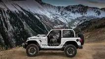 2018 Jeep Wrangler in Bright White Clear Coat