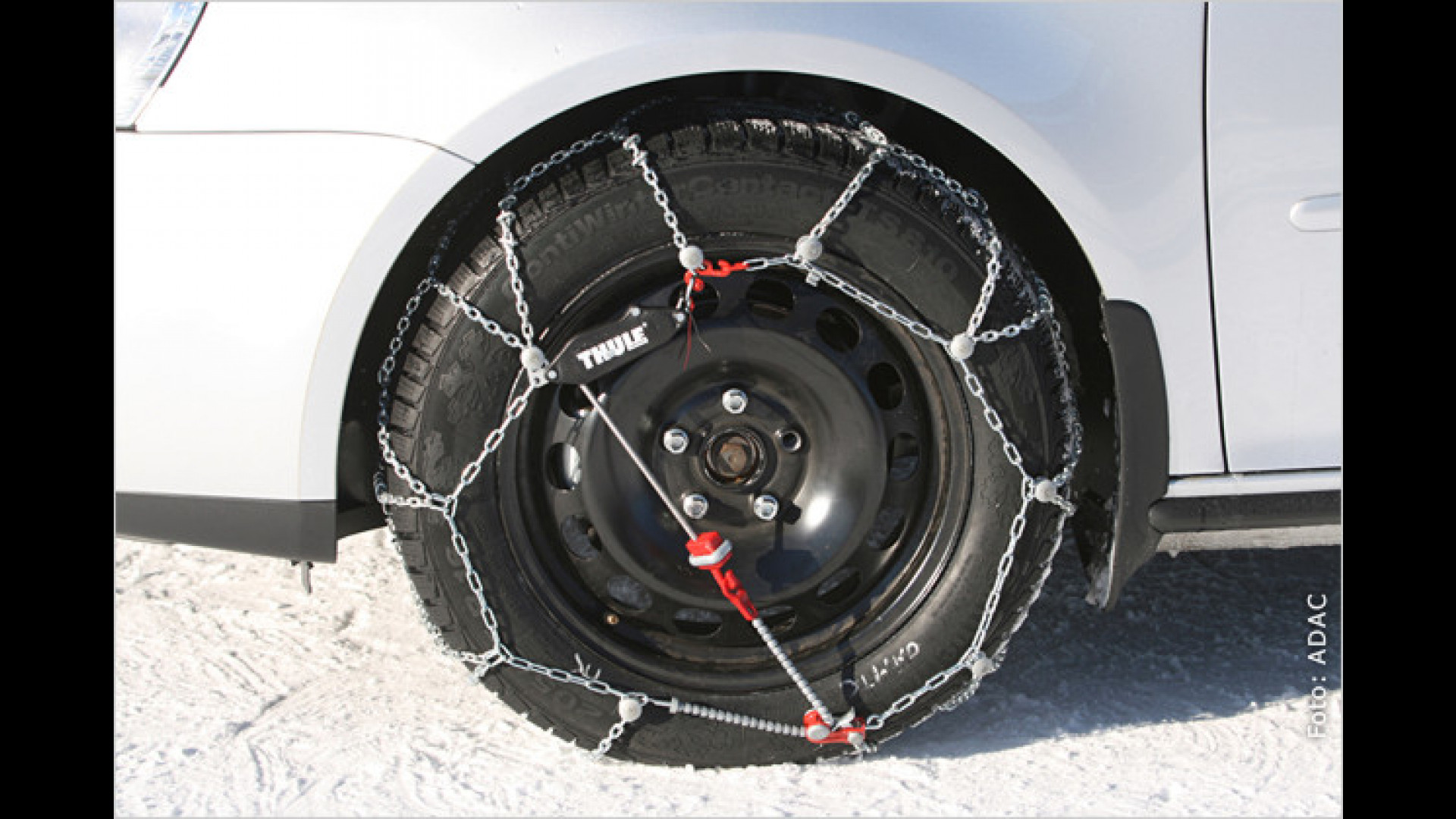 Schneeketten aufziehen: Eine Frage der Übung