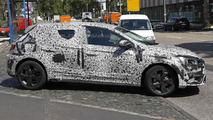 2016 Renault Megane spy photo