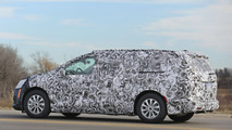 2017 Chrysler Town & Country spy photo
