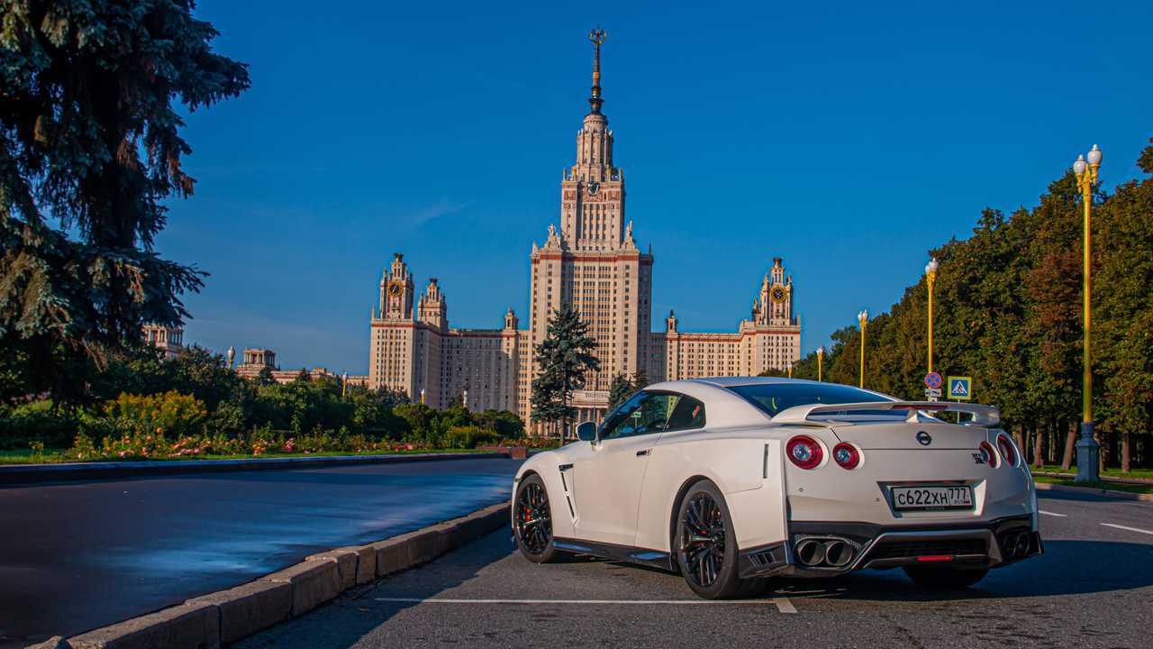 Nissan GT-R