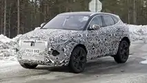 Jaguar E-Pace, le foto spia dei test sulla neve
