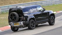 Nouvelle photo d'espion Land Rover Defender V8 (trois-quarts arrière)