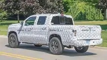 2021 Nissan Frontier Spy Shots Back Three Quarters