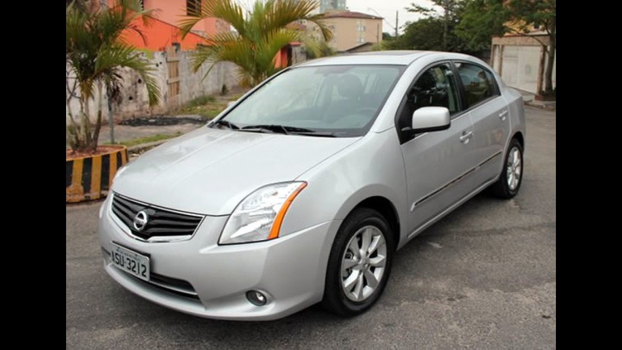 Garagem CARPLACE: Detalhes do acabamento interno, equipamentos e som do Nissan Sentra