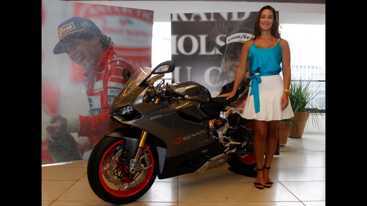 Primeira Ducati 1199 Panigale S Senna é entregue à família de Ayrton