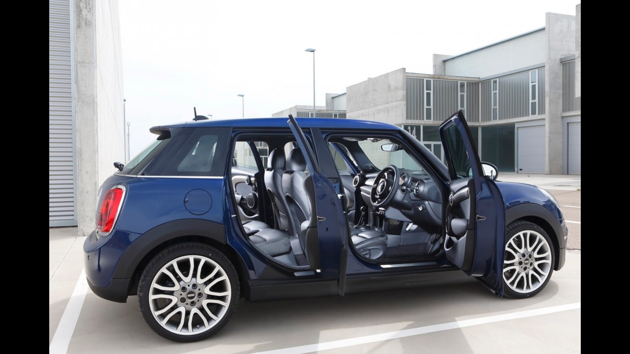 MINI inicia produção do inédito Cooper de quatro portas na Inglaterra
